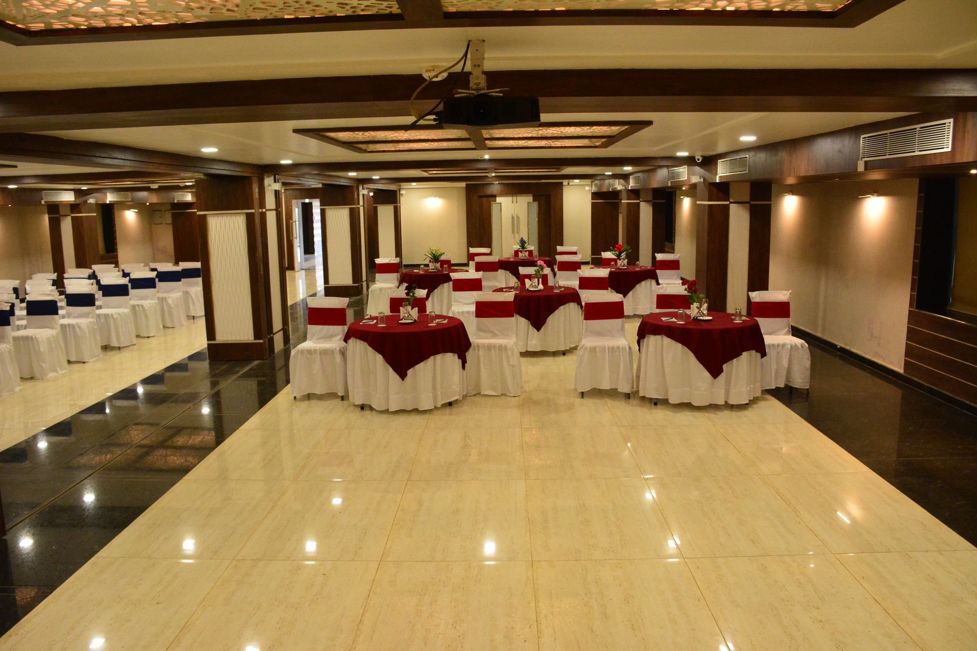 The Suncity Hotel Bhubaneswar Exterior photo